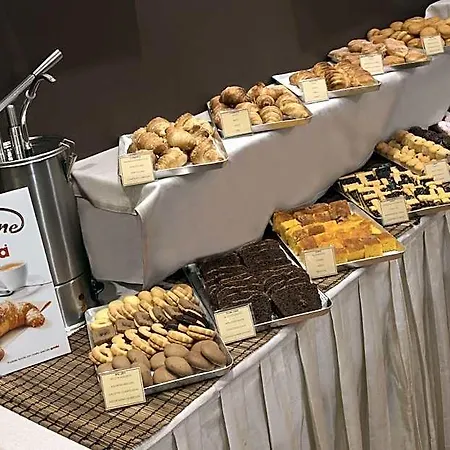 Отель Four Points Flex By Sheraton Парма