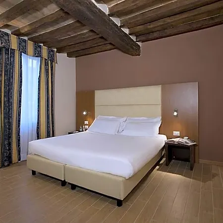 Отель Four Points Flex By Sheraton Парма